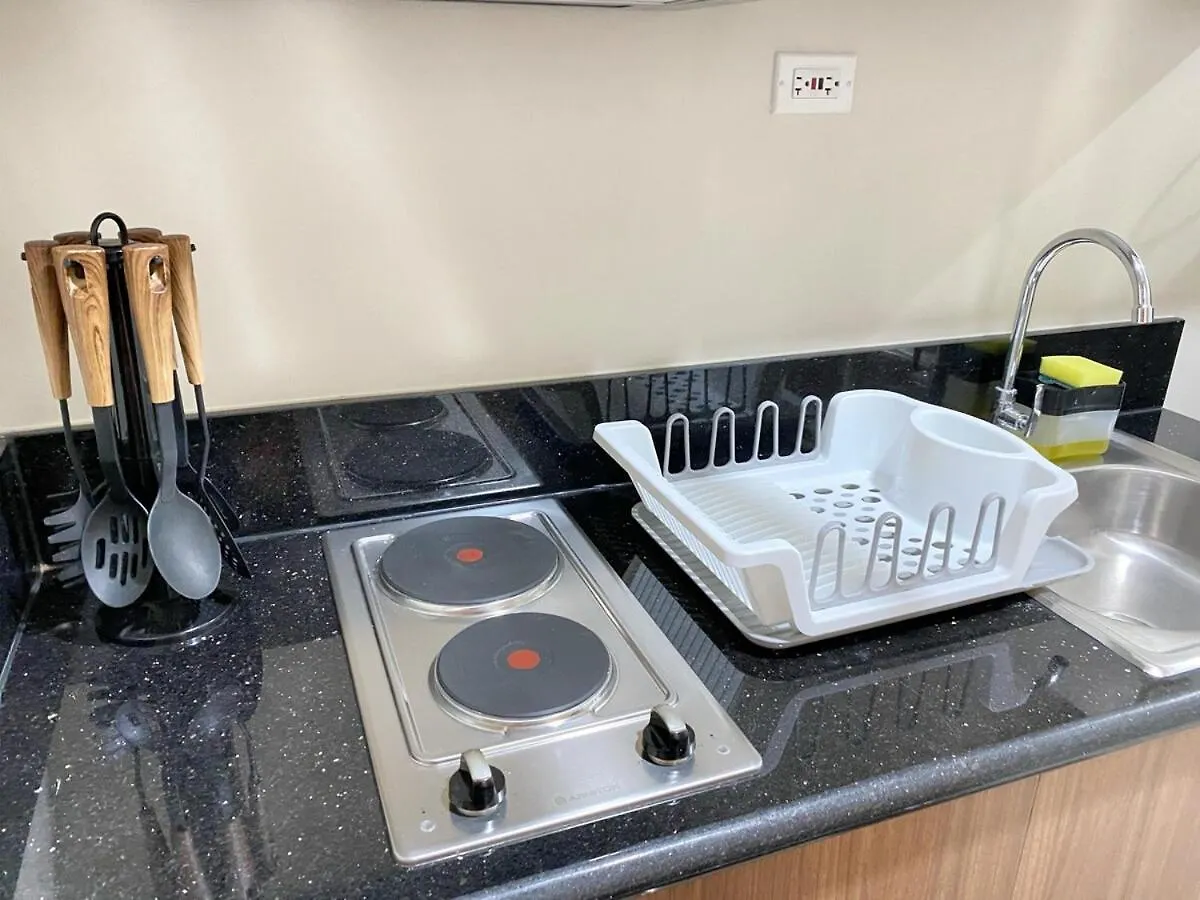 Shore 3 - Unit Chloe - Brand New And Relaxing 1Br Manila Apartment